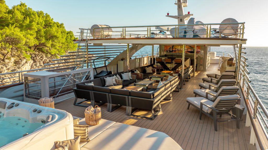 FREEDOM Sun deck FREEDOM Sun deck