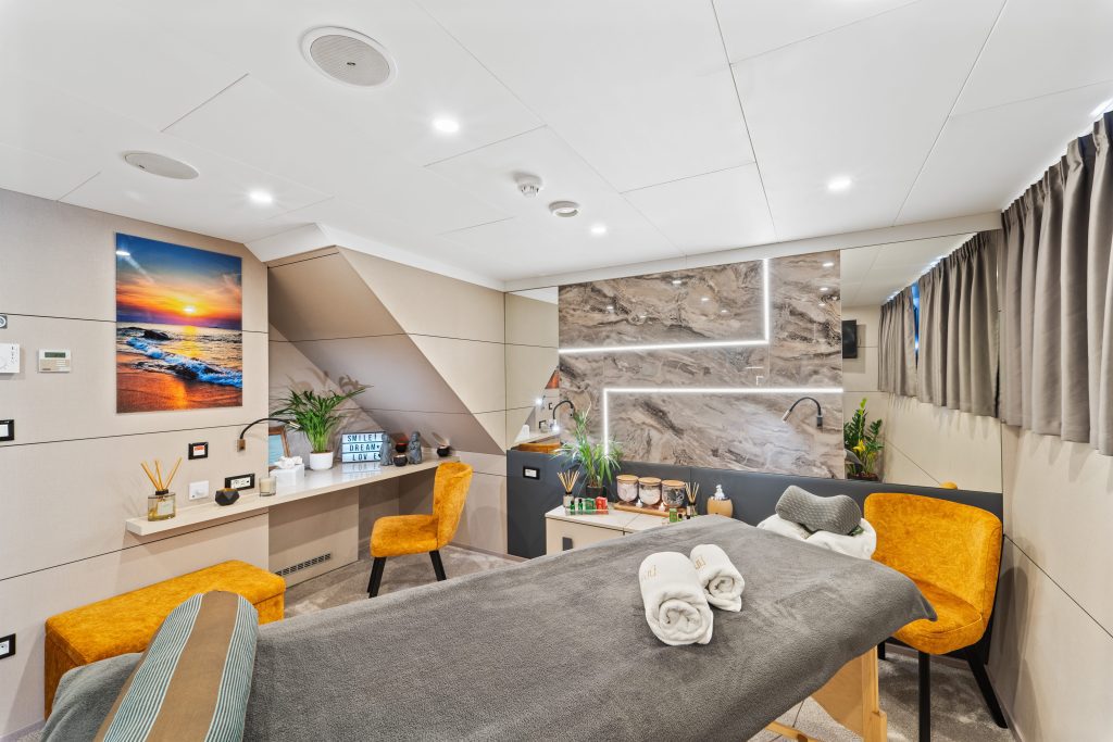 FREEDOM Massage room - Lower deck FREEDOM Massage room - Lower deck