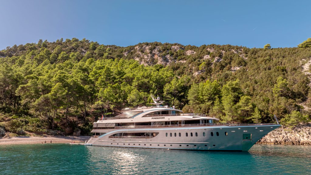 561112934-freedom-exterior52